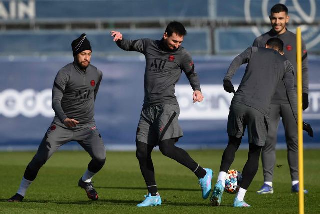 詹姆斯25+8浓眉20+14丁威迪首秀 湖人大胜活塞